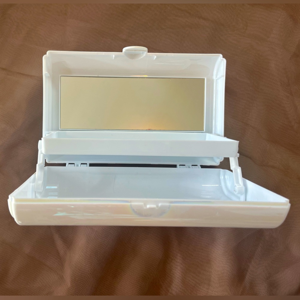 White Make Up Container - Picture 4 of 7